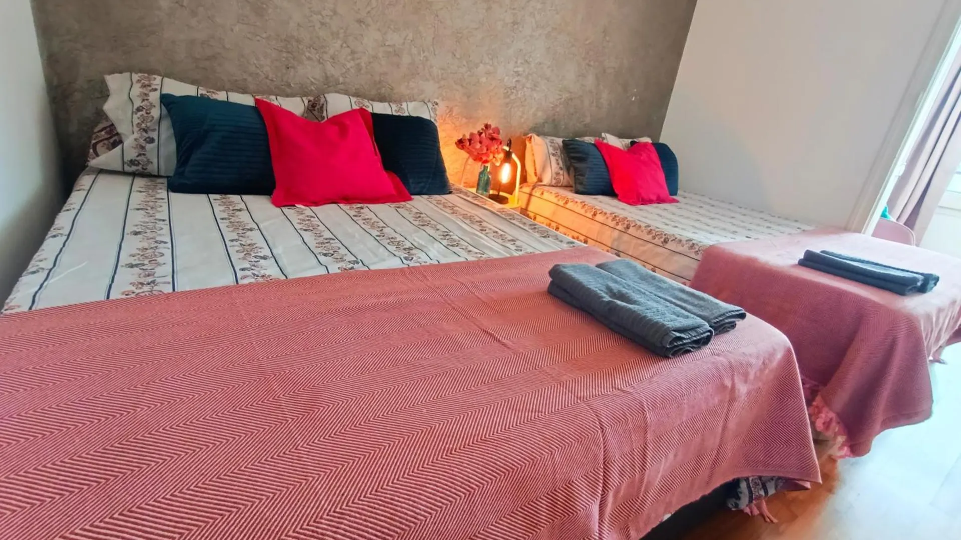 Hostel Oasis Rooms Barcelona - Plaza Urquinaona Spain